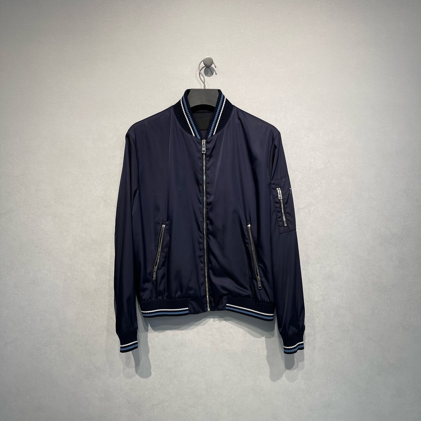 99新 Prada/普拉达 藏青色拉链夹克外套/48码/DY215559