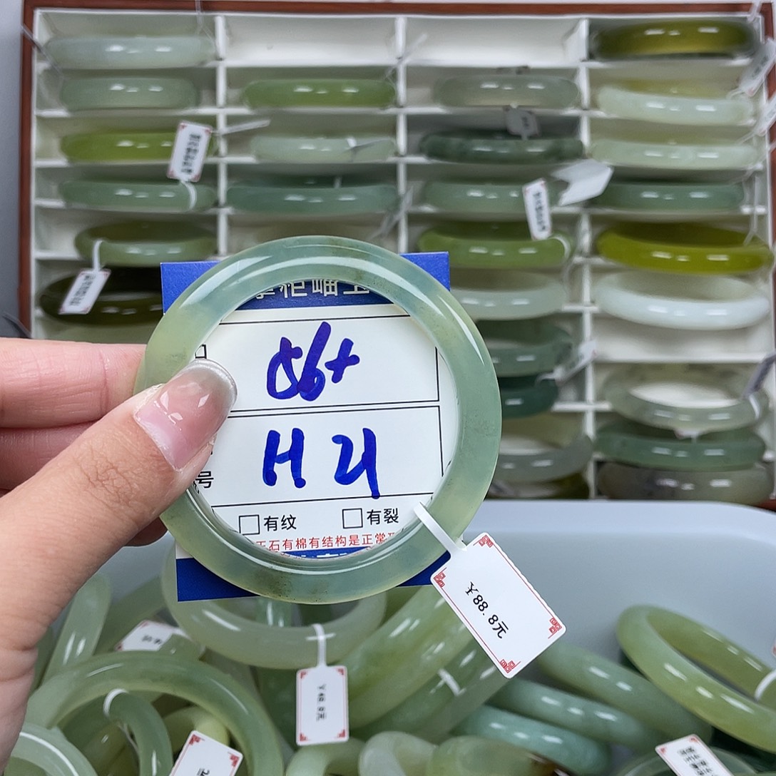 岫玉未镶嵌手镯手镯