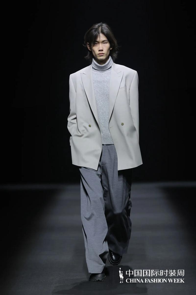 【CoCo专属】2025年时尚潮流男士休闲时尚打底衫-DS555