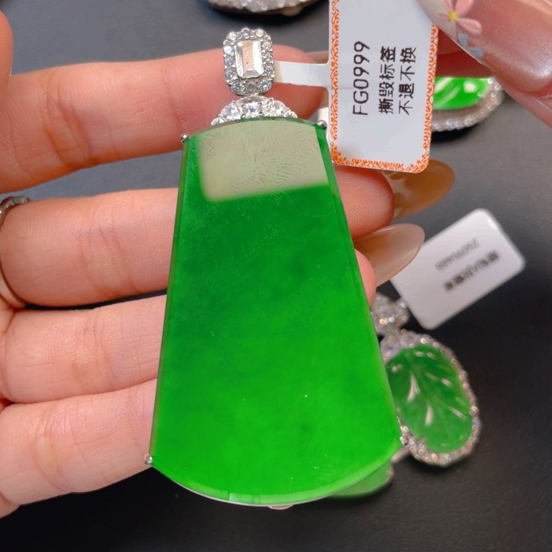 【闪购商品】颈饰银S925镶嵌翡翠翡翠