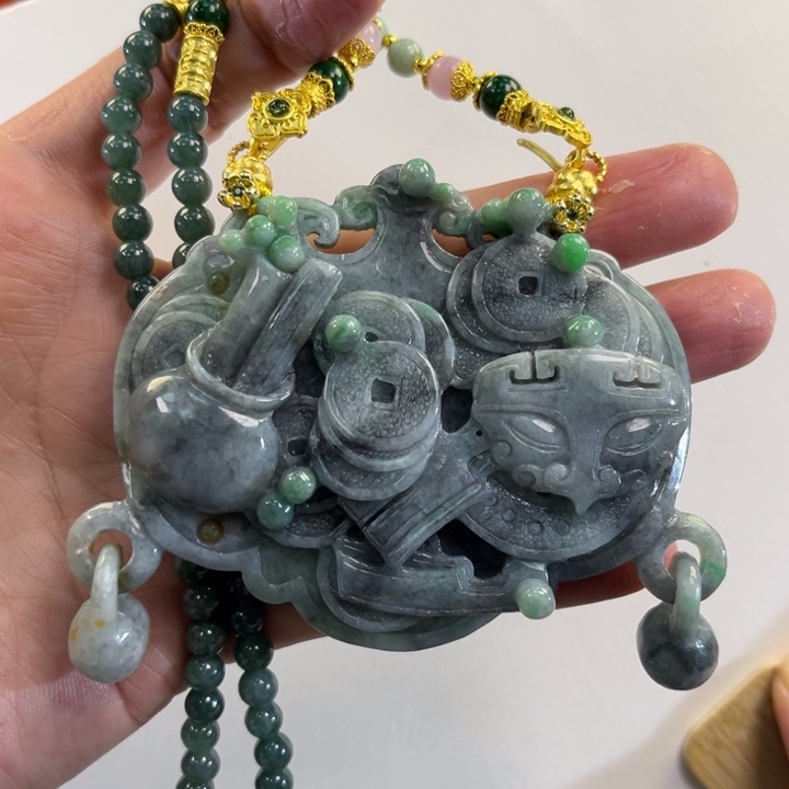 翡翠吊坠(赠链)未镶嵌代编织