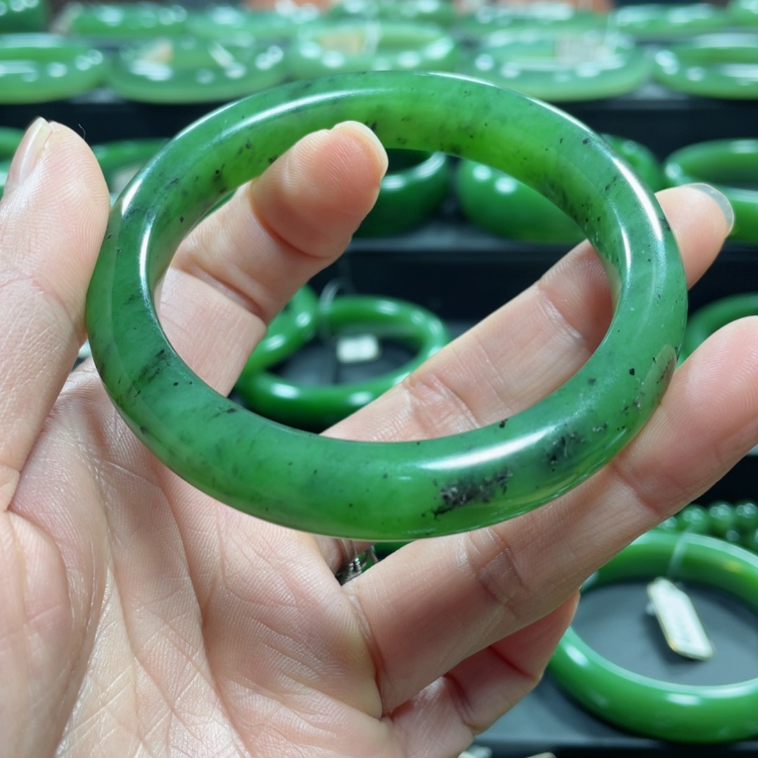 和田玉（碧玉）手镯未镶嵌