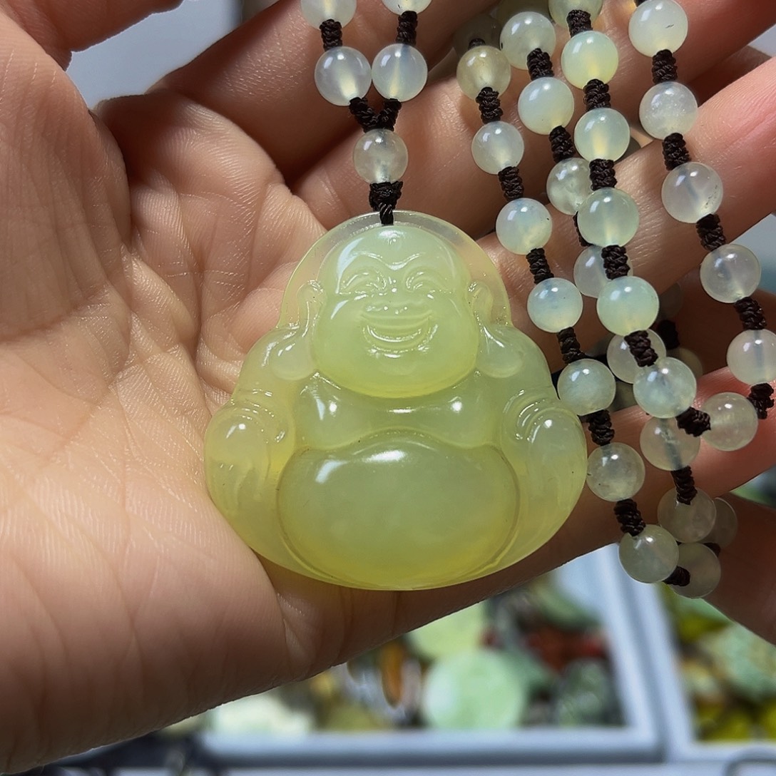 蛇纹石玉未镶嵌颈饰