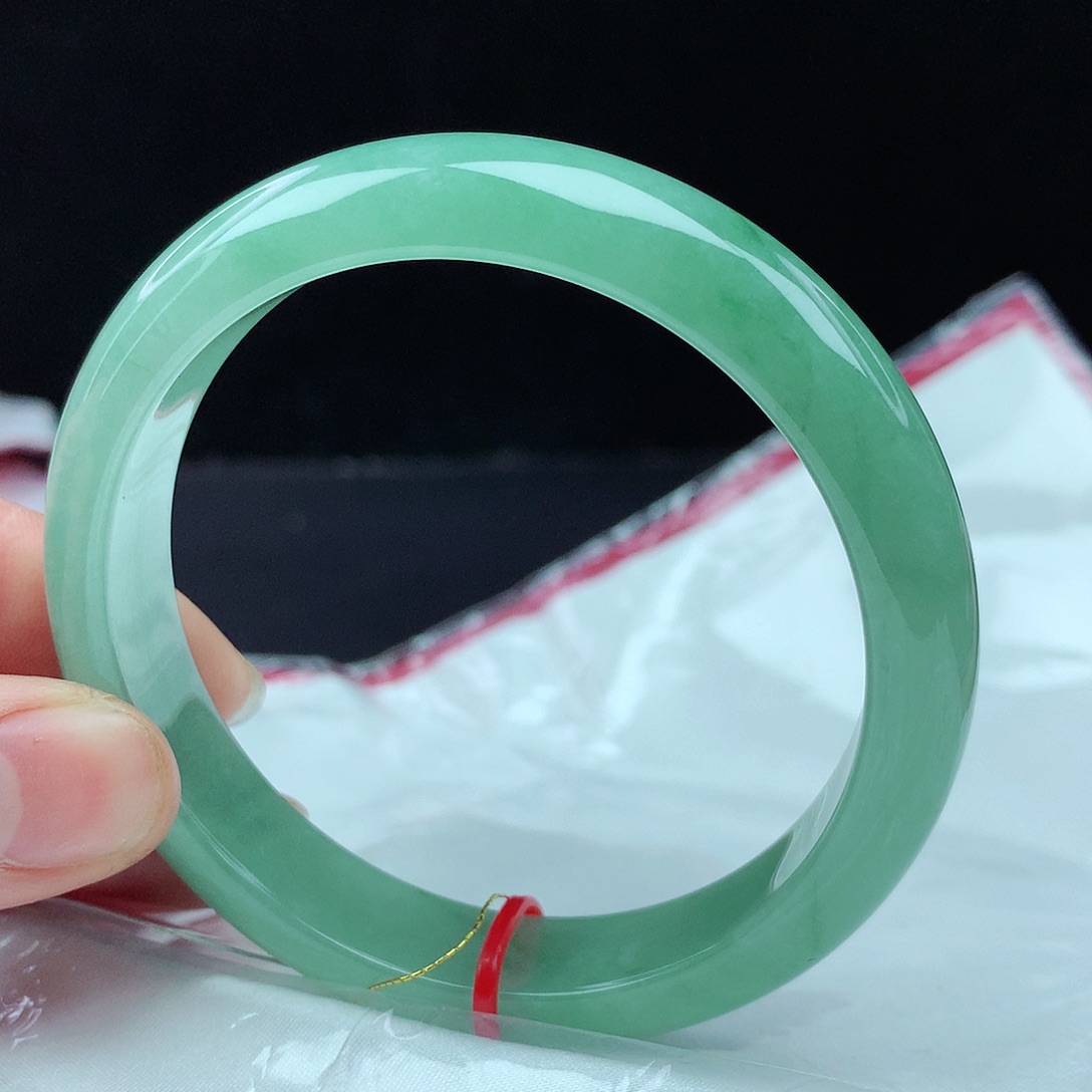 翡翠手镯未镶嵌58圈4121