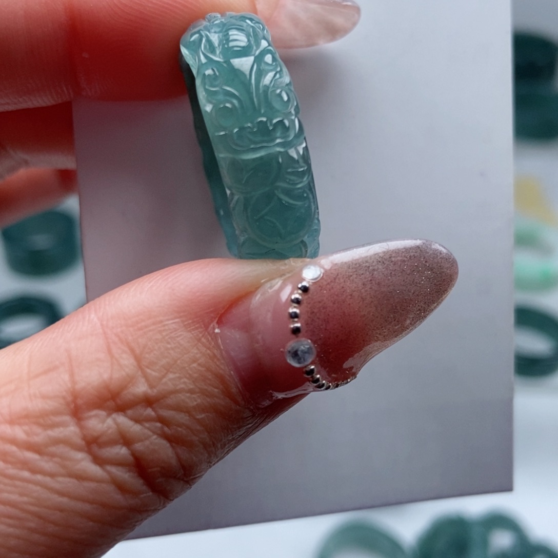 翡翠戒指未镶嵌翡翠