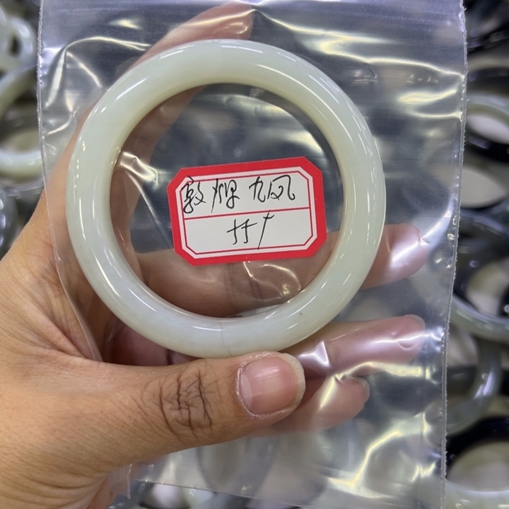 敦***车蛇纹石玉合金手镯