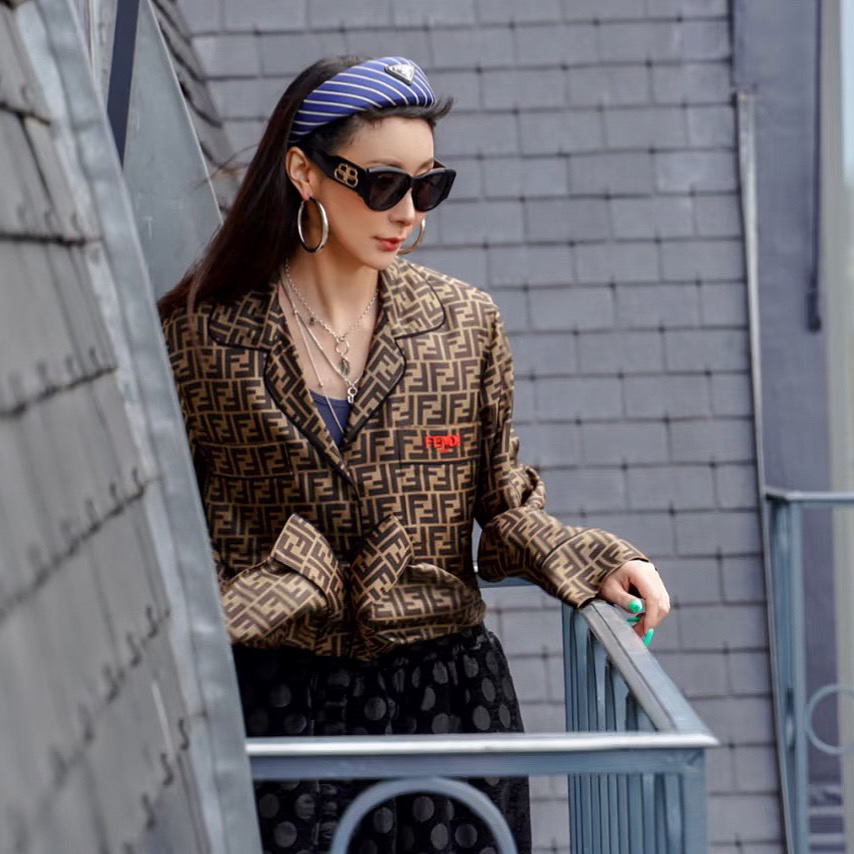 未使用 FENDI/芬迪 001889 咖色桑蚕丝老花满印衬衫 38/全新闲置