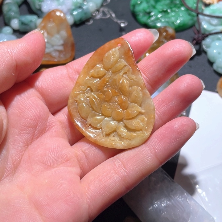 【闪购商品】翡翠颈饰未镶嵌天然翡翠