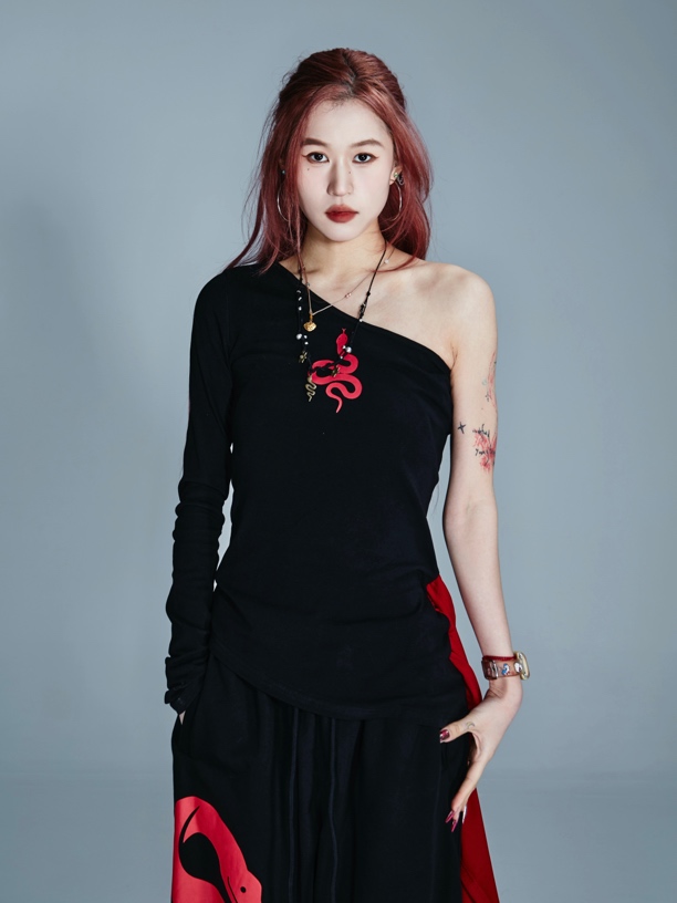 SUANS原创斜肩单肩小蛇拼接长袖个性黑色性感辣妹百搭上衣