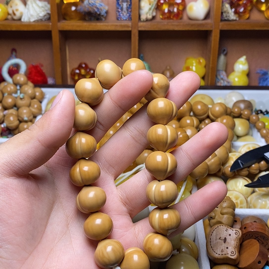 ゞ***ゞ猴头核桃吊坠16光