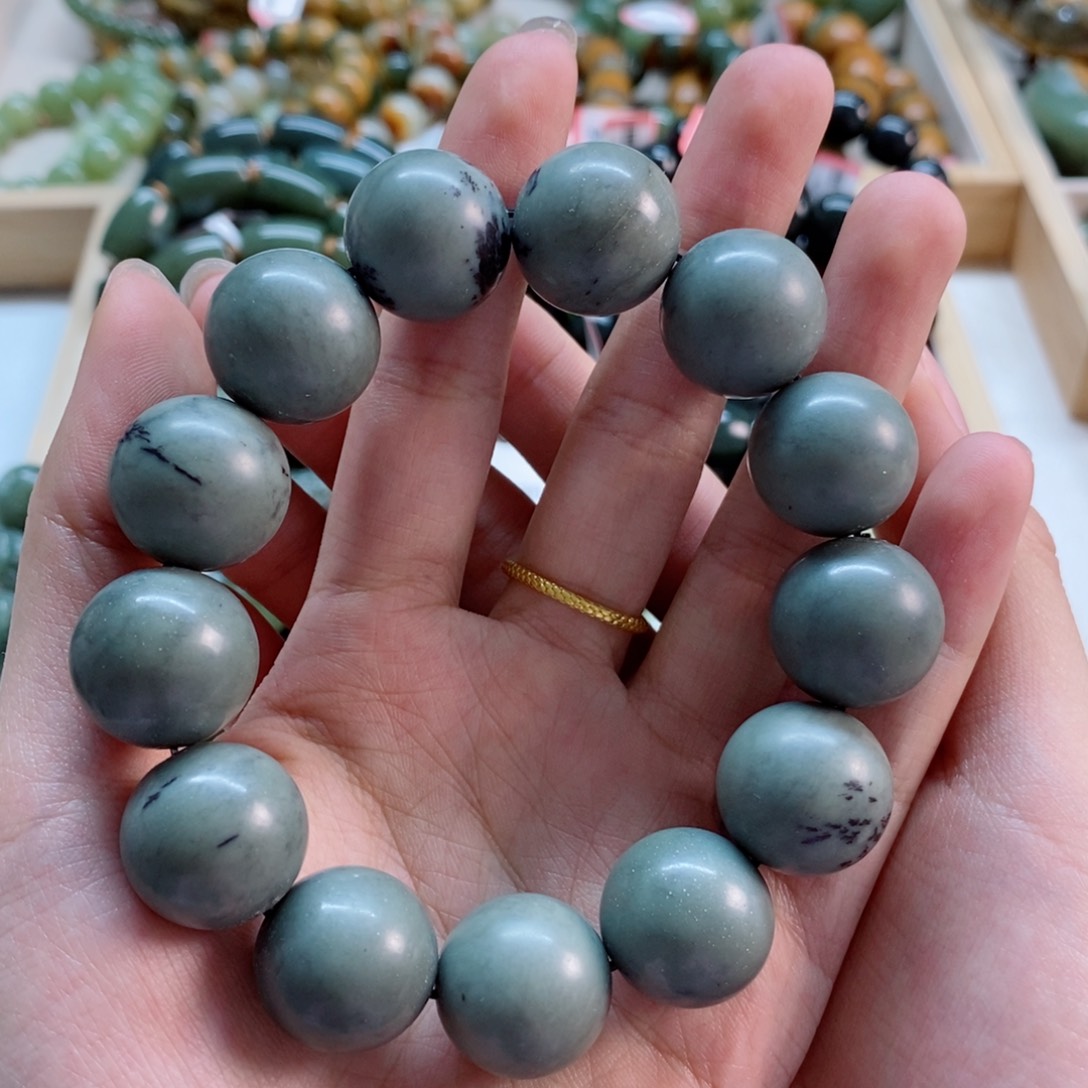 透闪石质玉手串未镶嵌