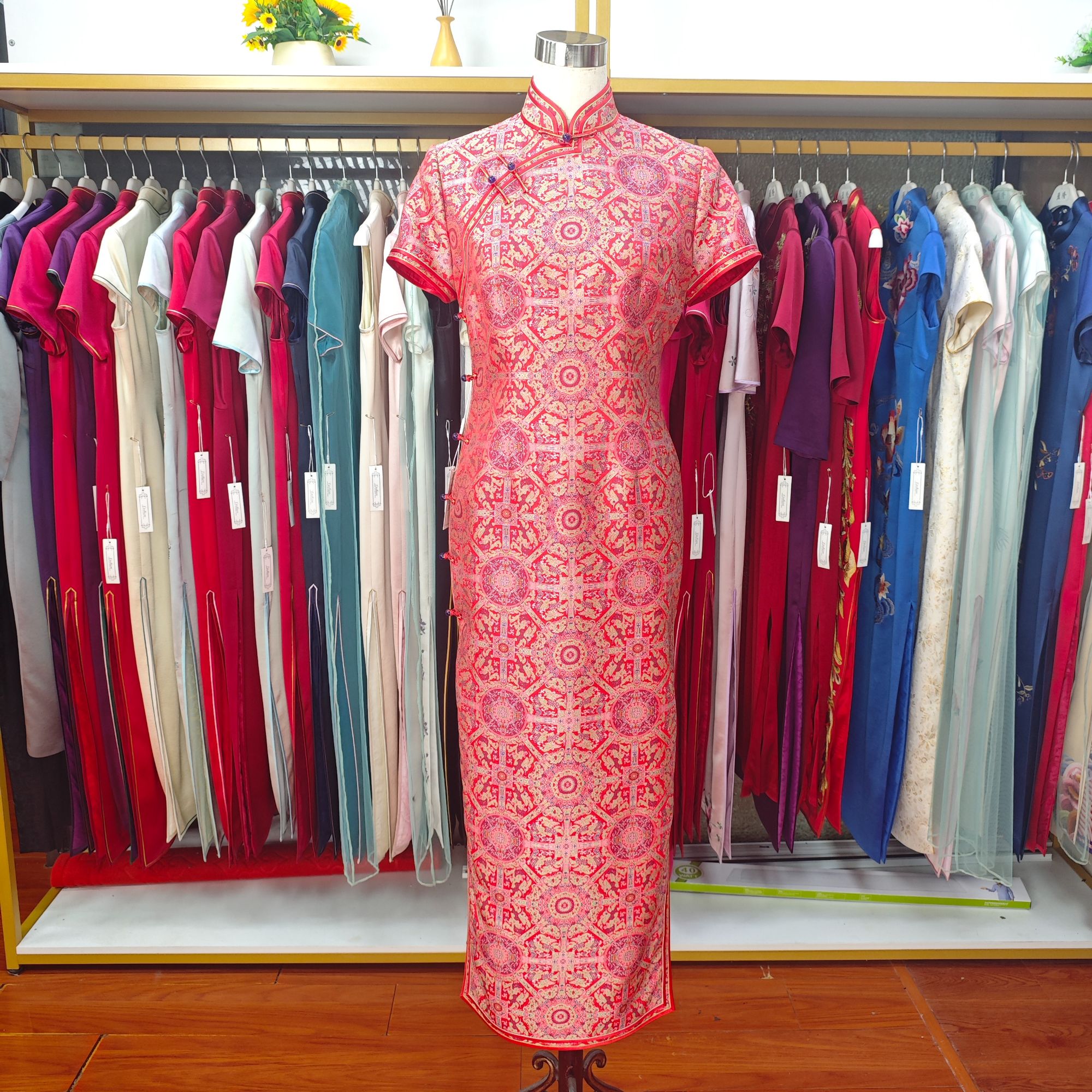 八达晕·手工高定老宋锦旗袍