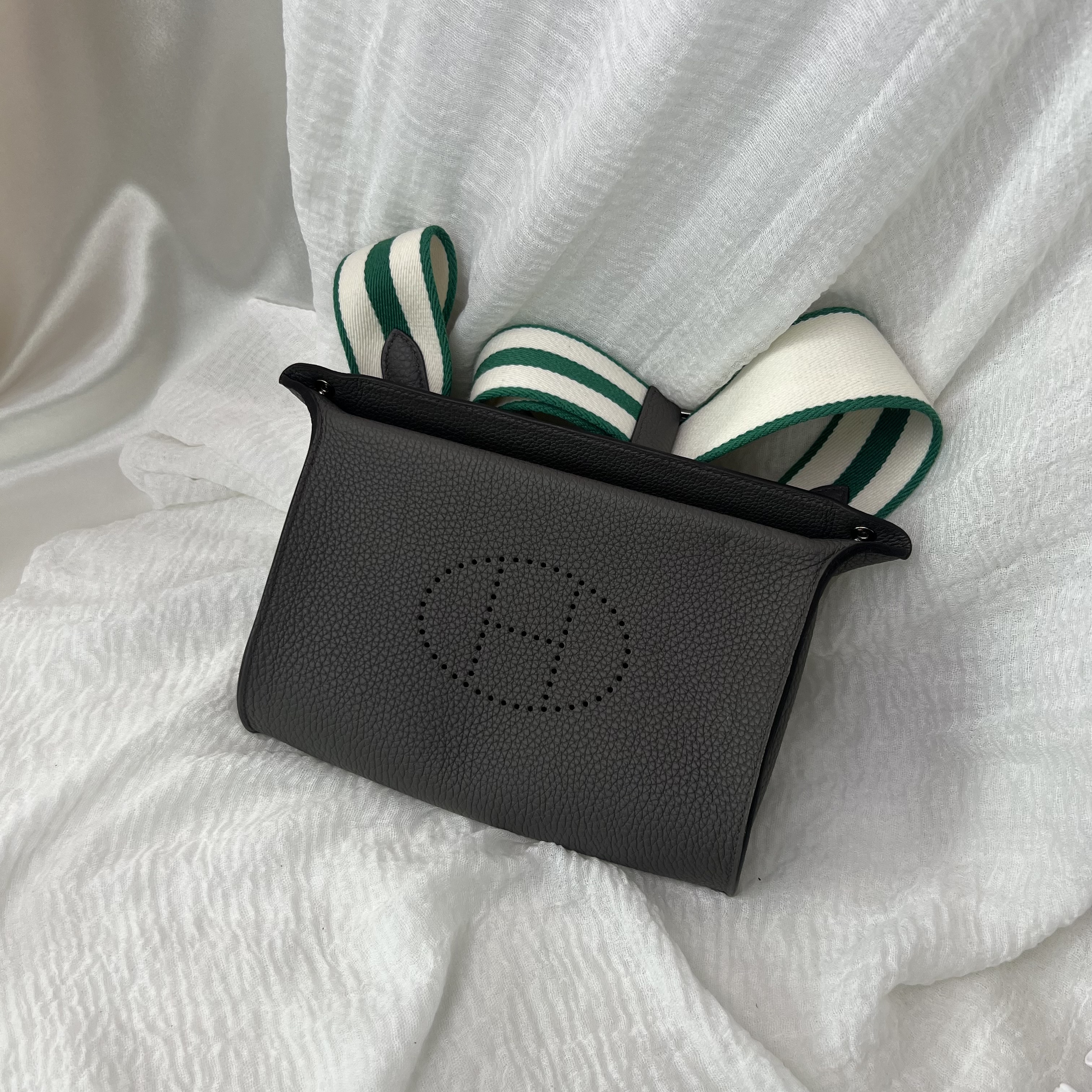 99新 Hermes/爱马仕 餐盘包21 锡器灰U刻/单肩包/250523WHHZXA2