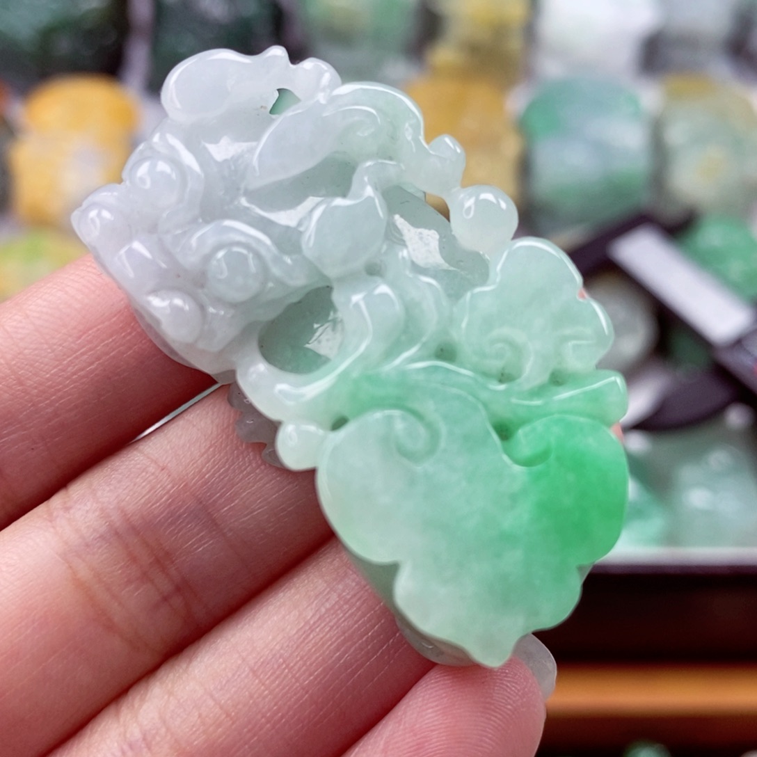 翡翠颈饰未镶嵌翡翠