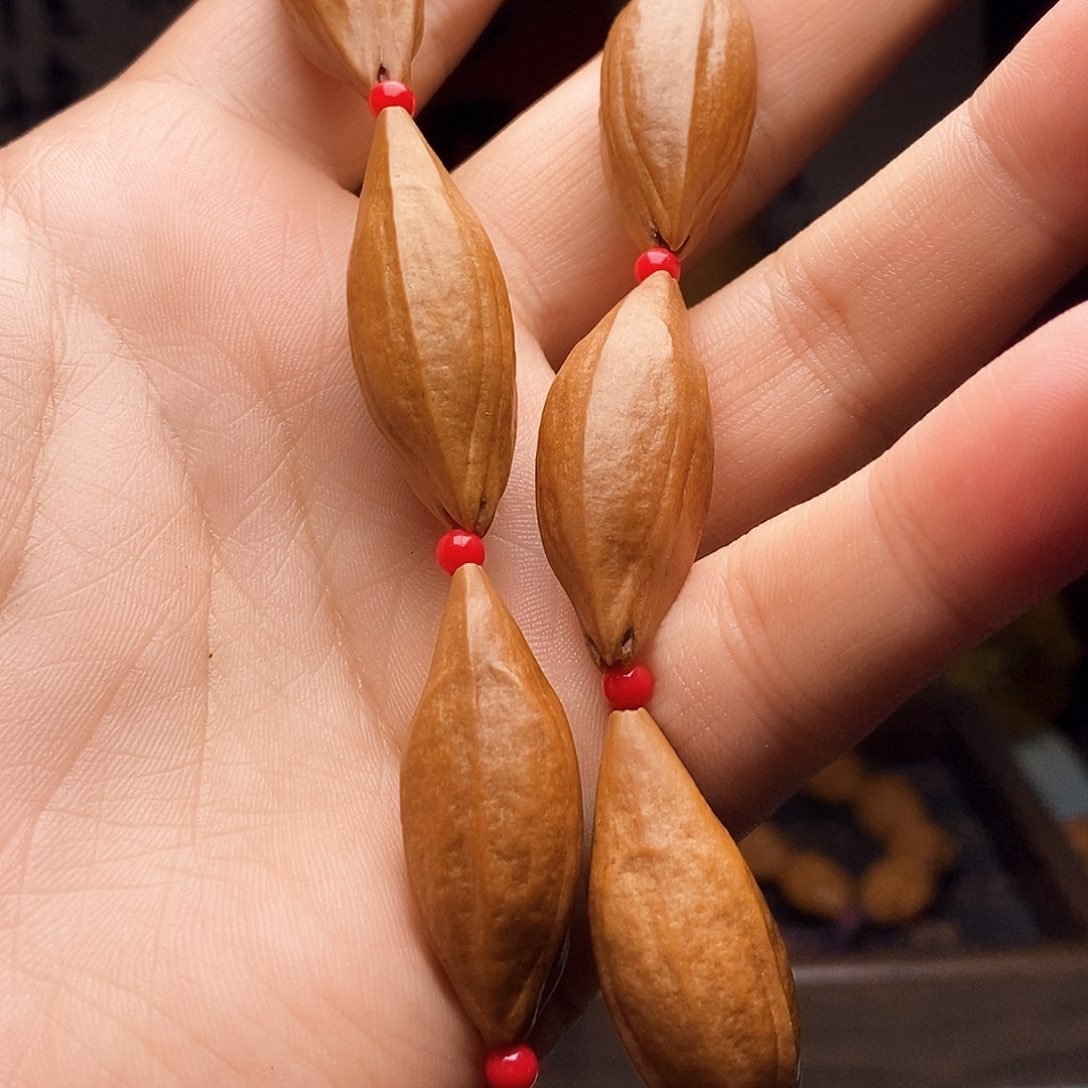 橄榄核手串/手链iu j j h h j