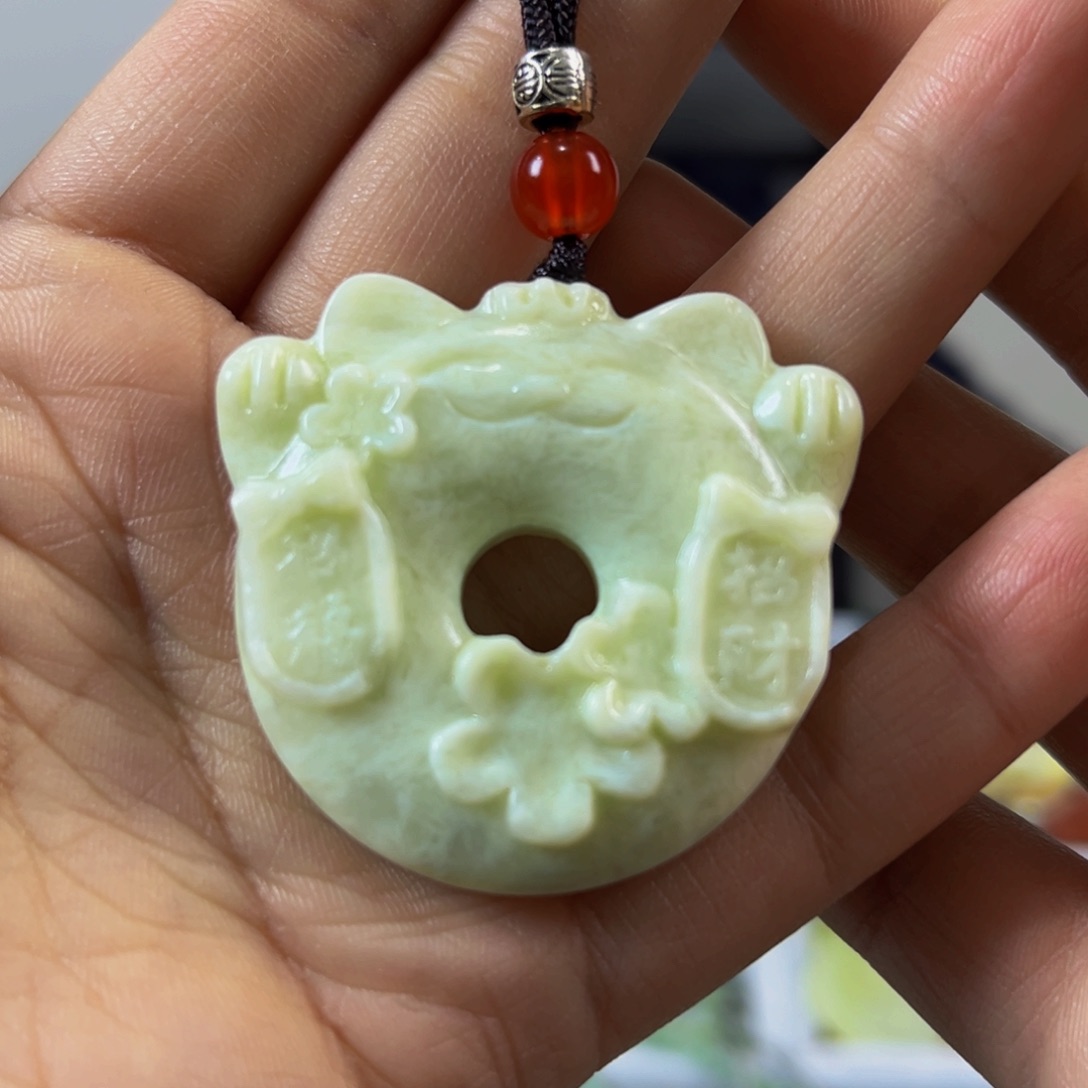 蛇纹石玉未镶嵌颈饰