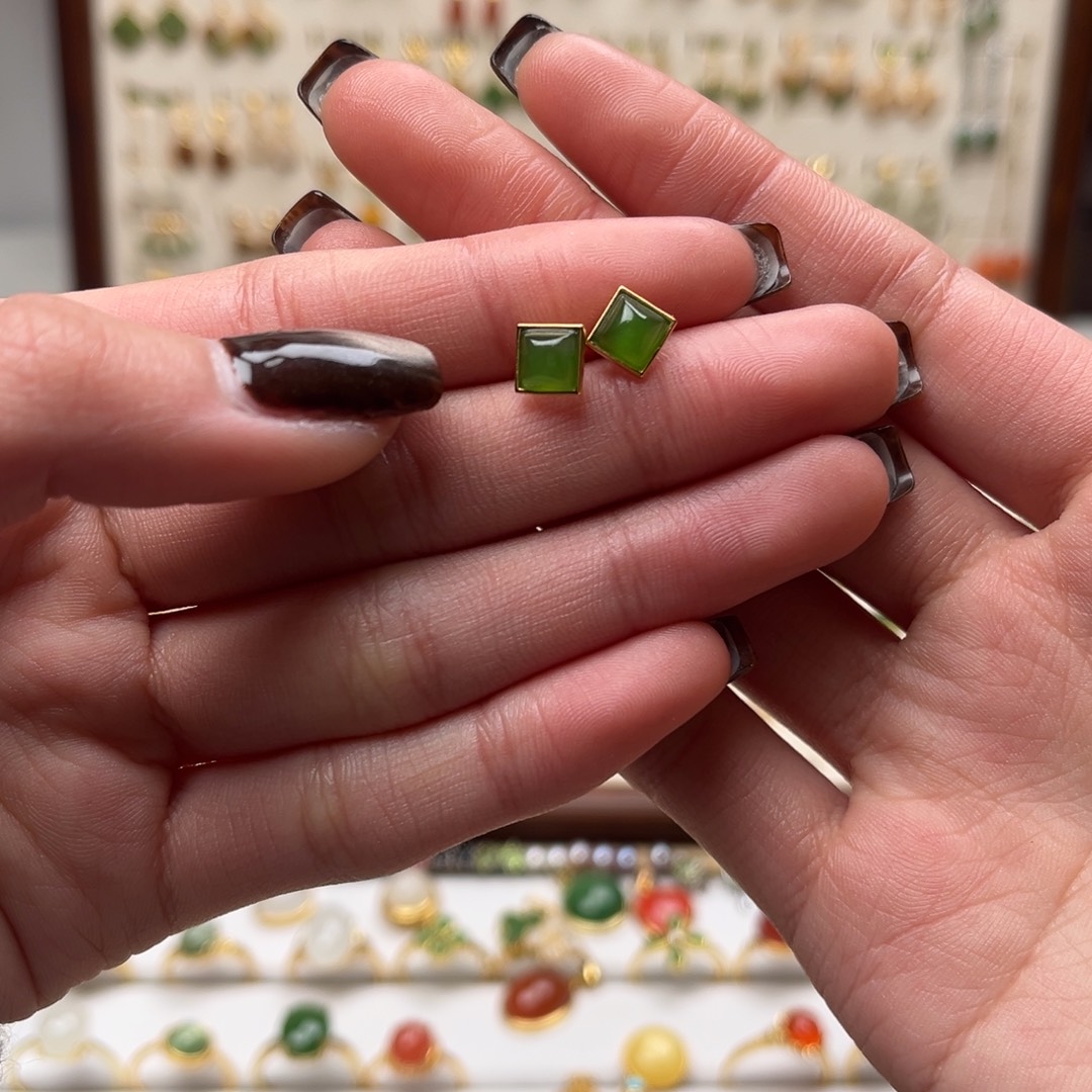 和田玉银S925镀金镶嵌耳坠