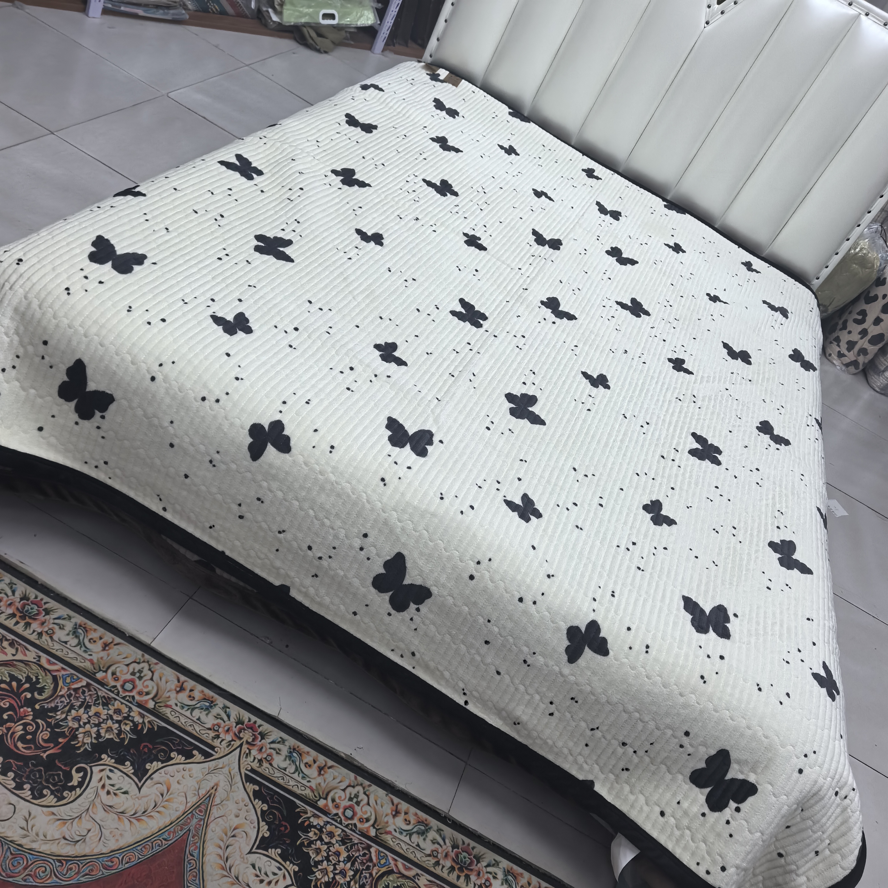 加绒宽边床盖《白色蝴蝶结》2米✕2.3米