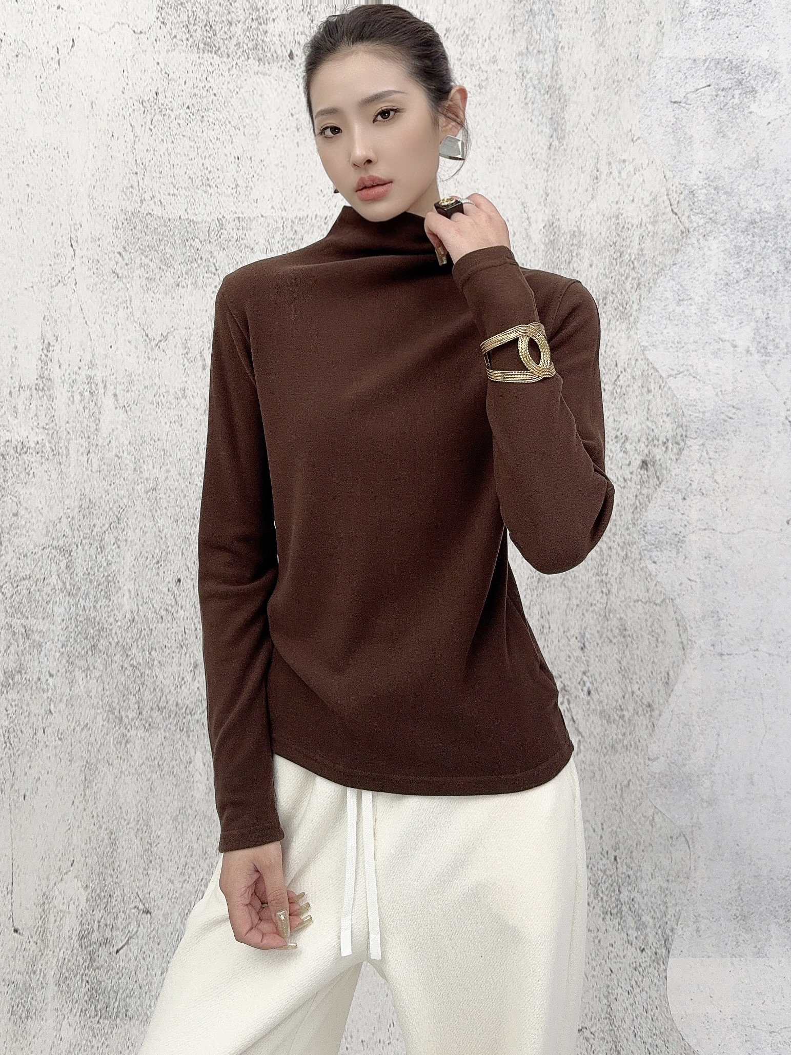 【妍妍甄选】冬季女士连领纯色撞线肌底半高领保暖修身打底衫1266W