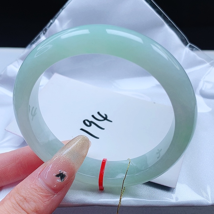 翡翠手镯未镶嵌57.2 正圈