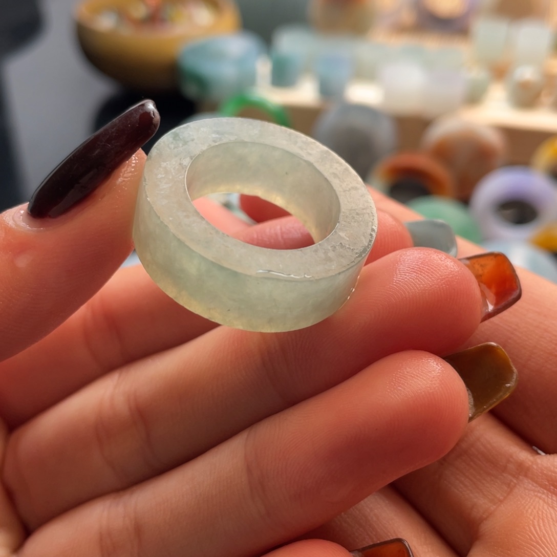 定制翡翠未镶嵌戒指