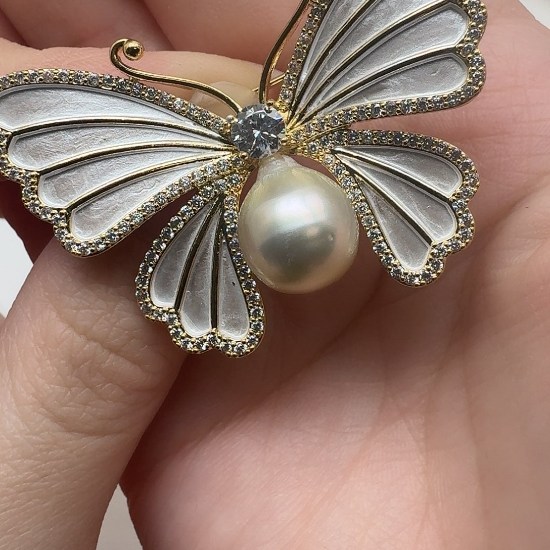 未镶嵌胸饰海水珍珠