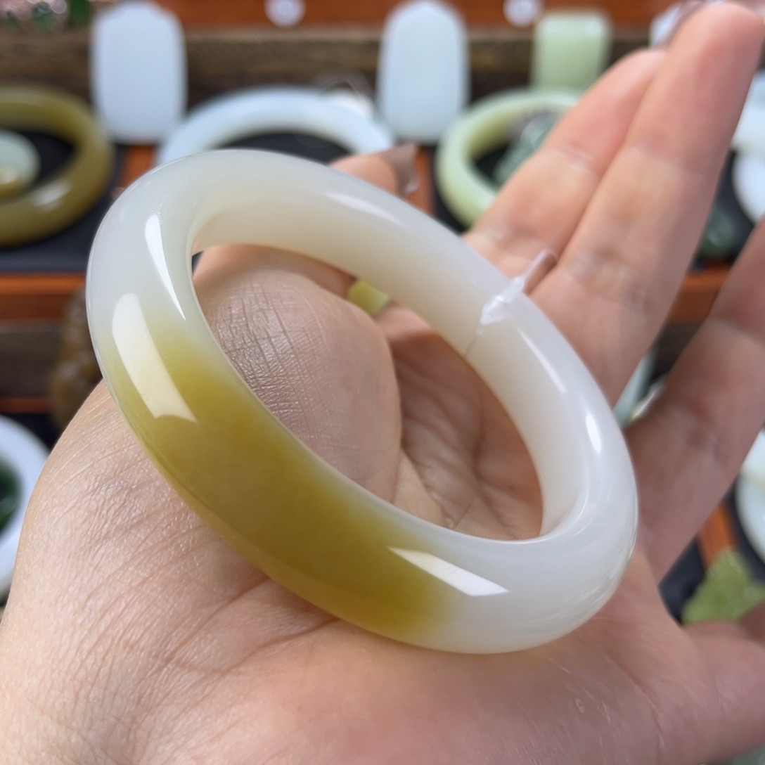 和田玉（糖玉）未镶嵌手镯60.61