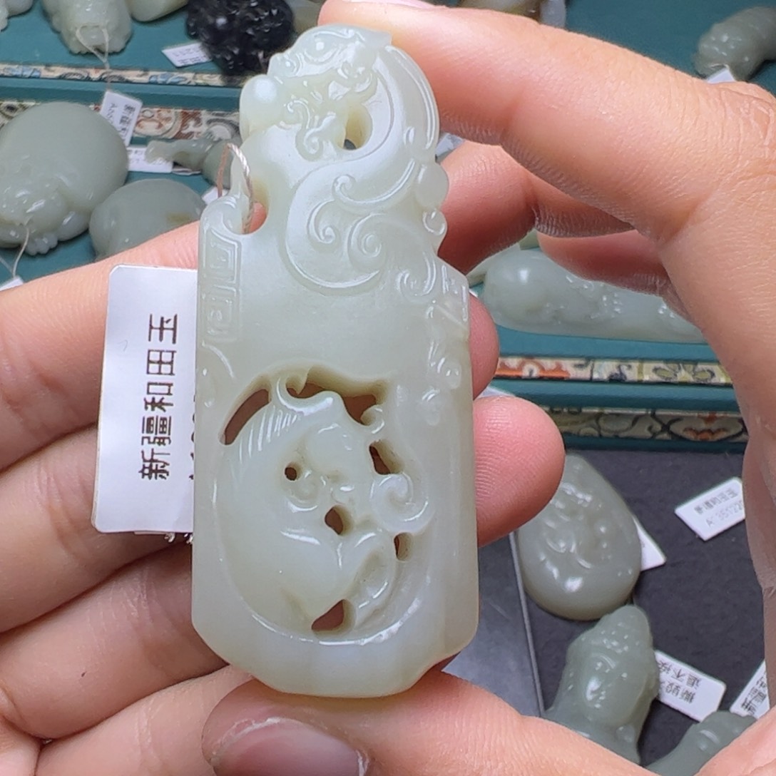 和田玉颈饰未镶嵌