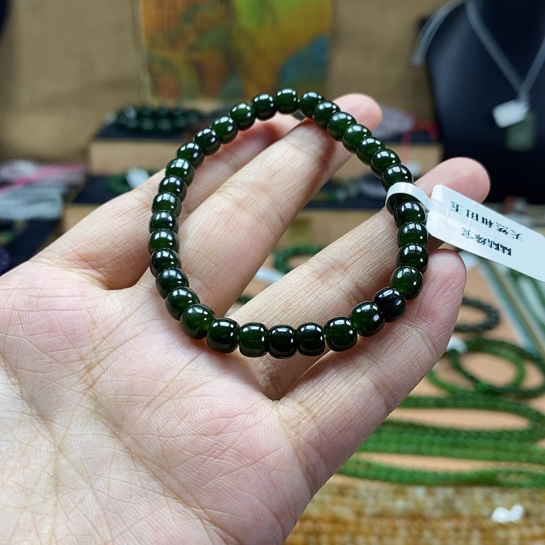 和田玉（碧玉）未镶嵌颈饰6mm菠菜