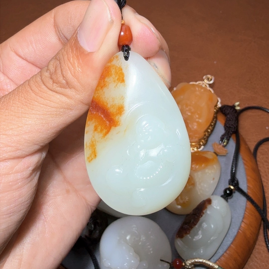 和田玉颈饰未镶嵌