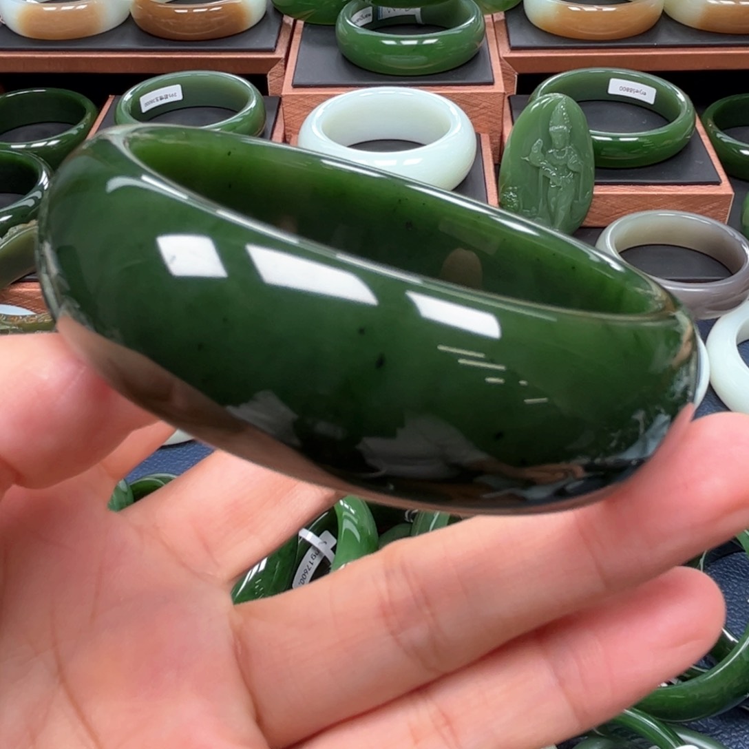 未镶嵌手镯和田玉岁**好