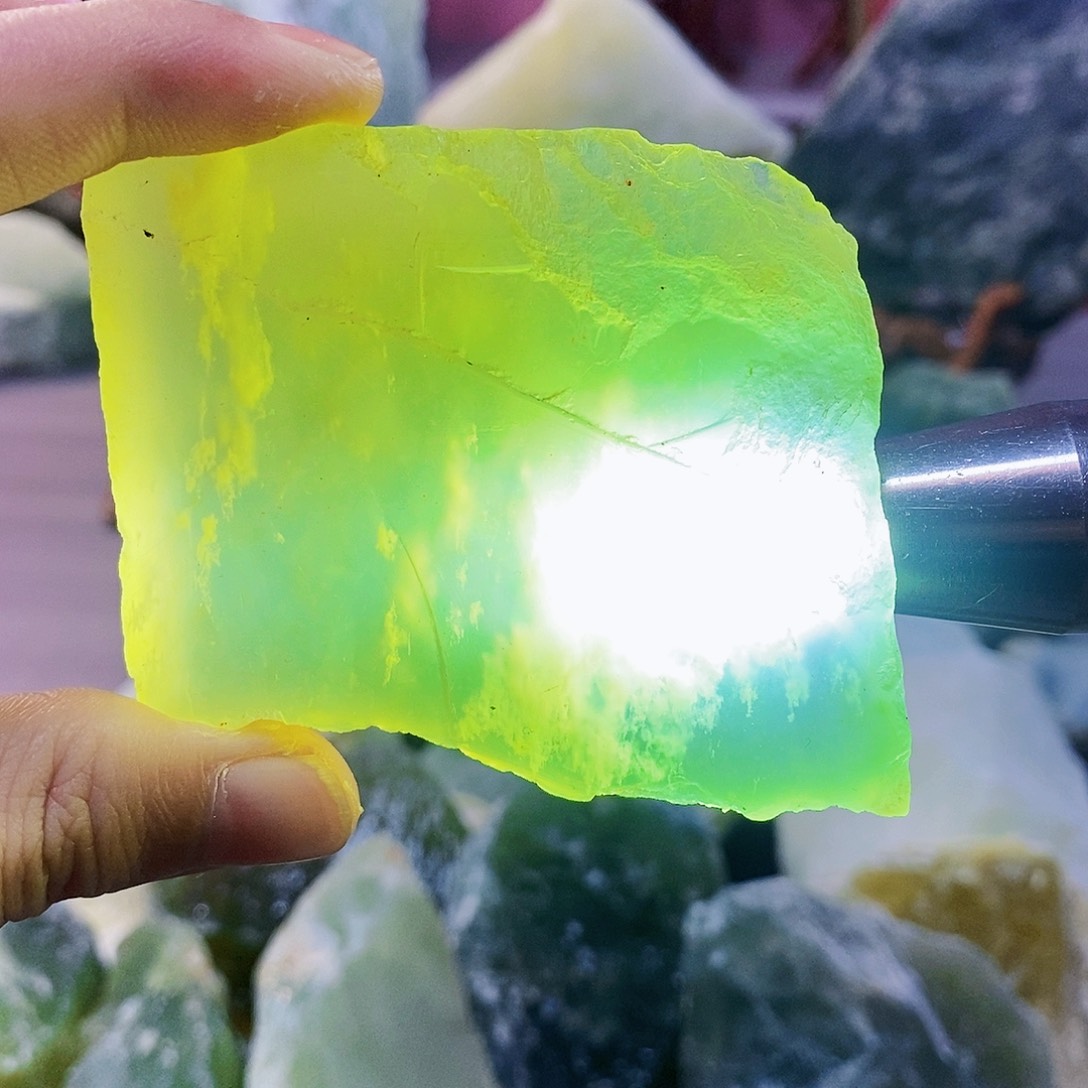 蛇纹石玉未镶嵌岫玉原石蛇纹石玉