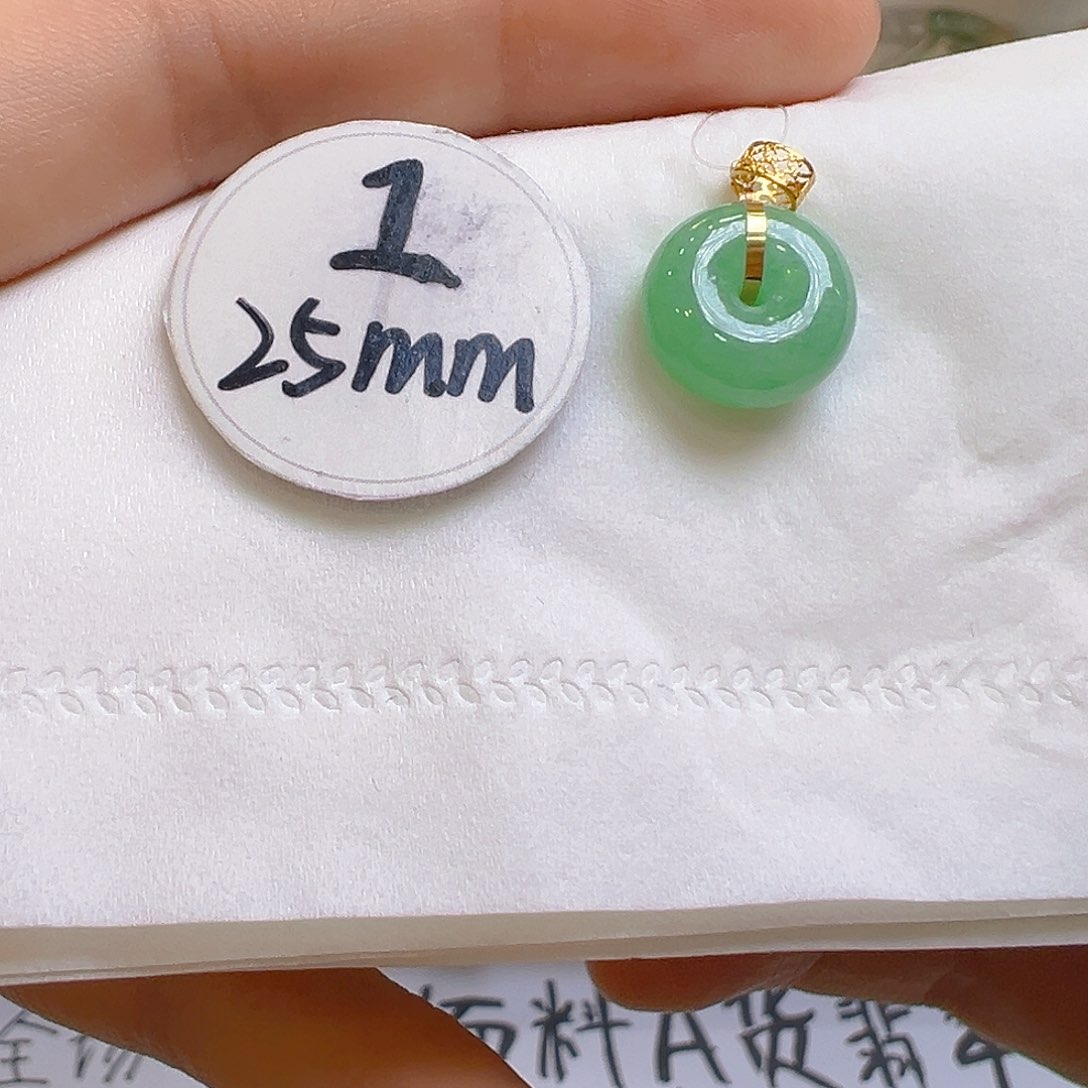 翡翠颈饰18K金镶嵌翡翠