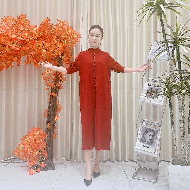 A082红色设计款羊毛气质秋冬长款轻奢针织连衣裙时尚复古