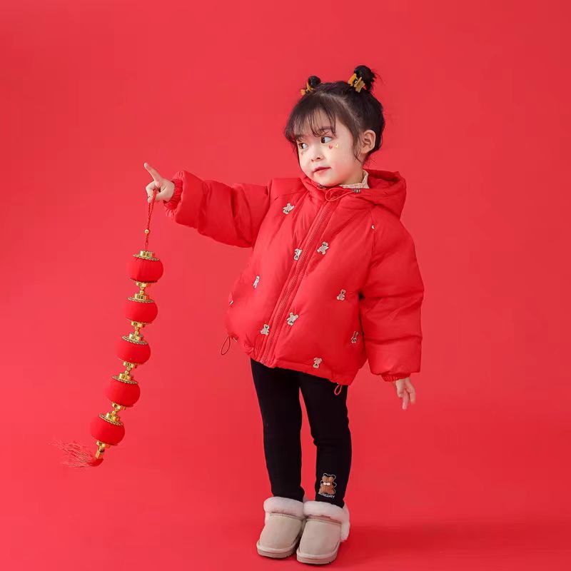 P22女童冬款红色刺绣小熊极寒服外套