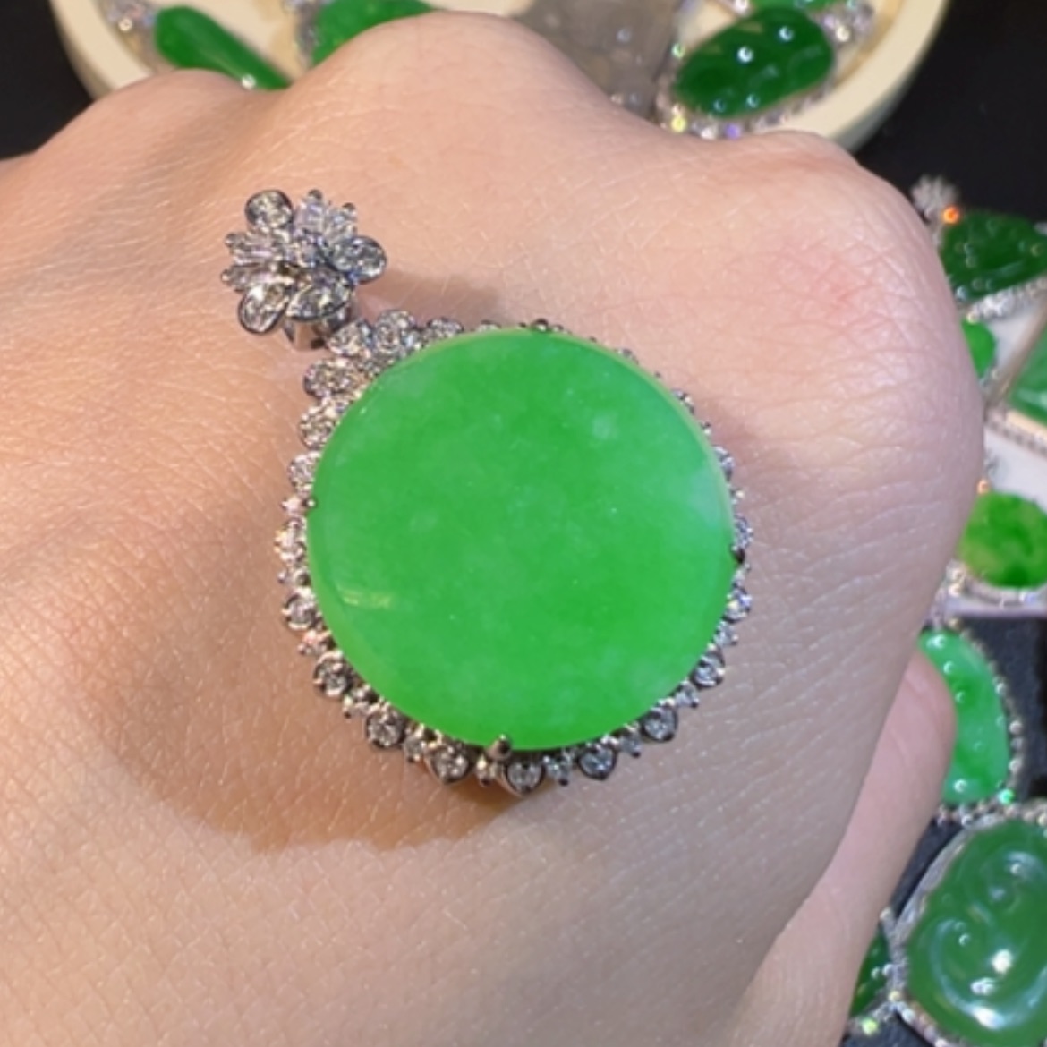 【闪购商品】翡翠颈饰18K金镶嵌缅甸翡翠无事牌