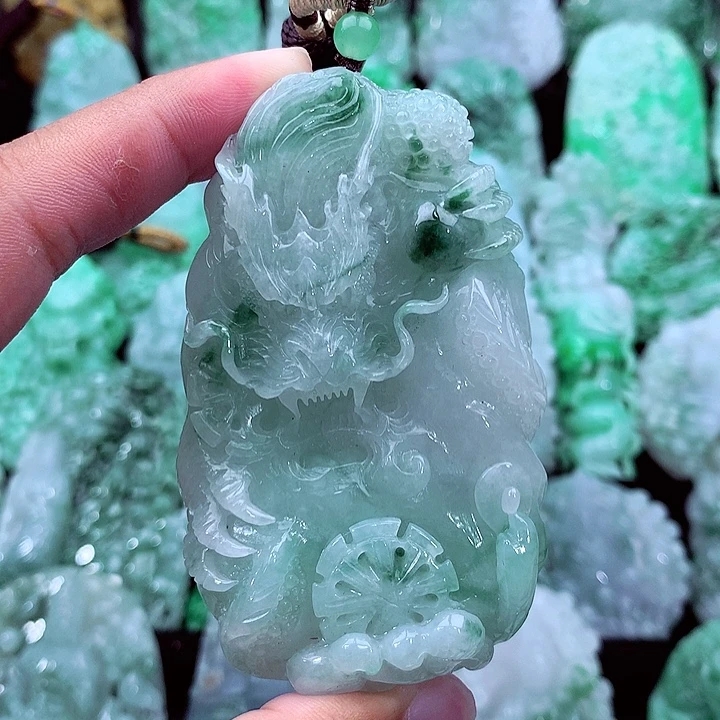 天然A货翡翠龙牌