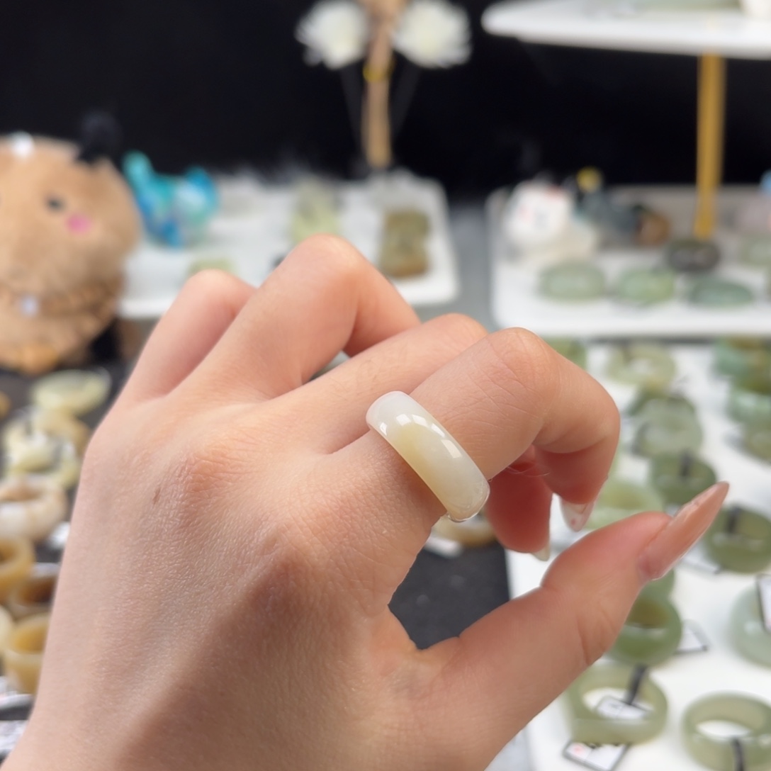 和田玉未镶嵌戒指o131暖白细条16.5