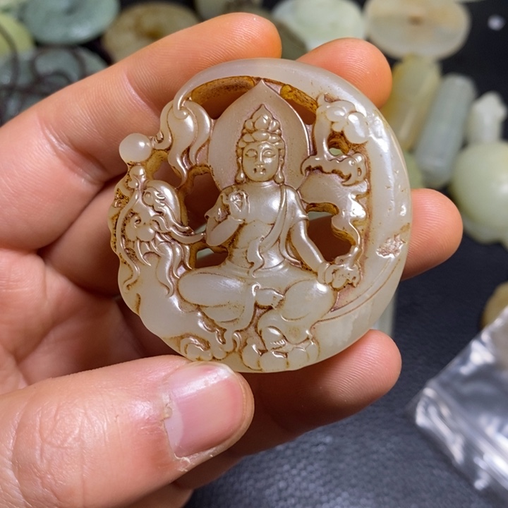 颈饰未镶嵌和田玉