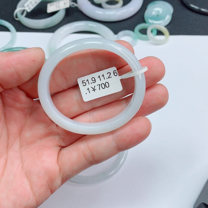 翡翠未镶嵌手镯51-52贵妃