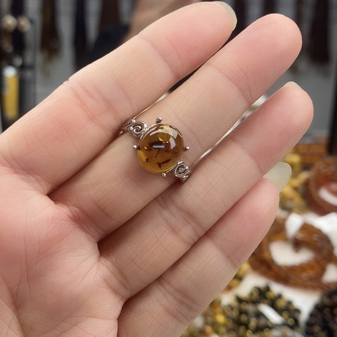 琥珀未镶嵌裸石戒指