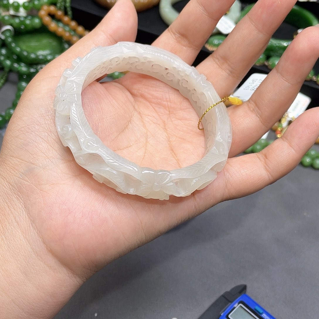 和田玉手镯61圈口31未镶嵌