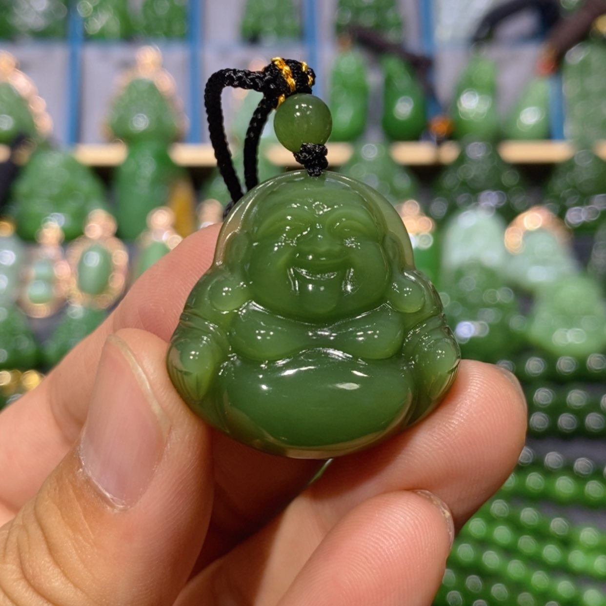 【闪购商品】和田玉吊坠(不含链)未镶嵌冰底荧光阳绿佛公30.6