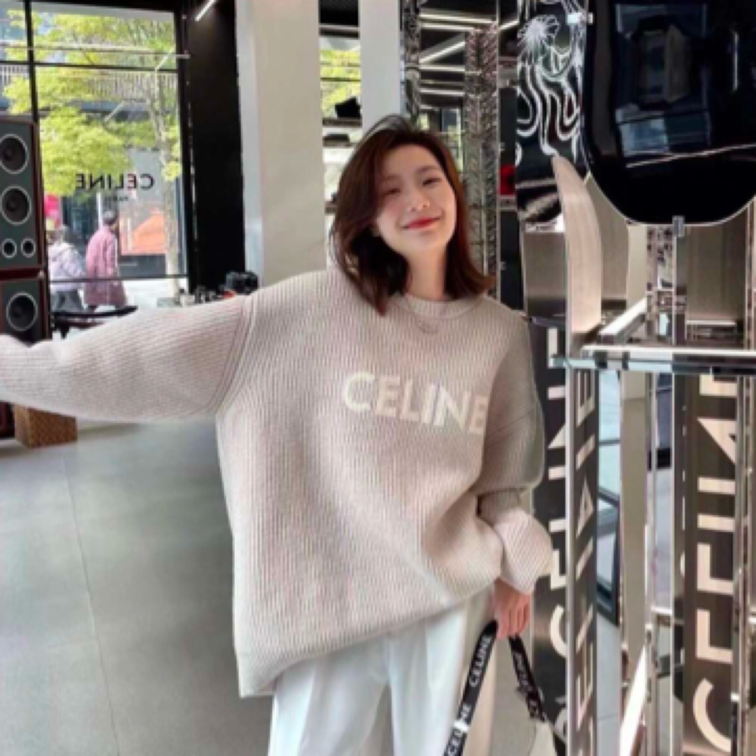 99新 Celine/思琳 卡其色经典字母毛衣 S码 99新 GM002526