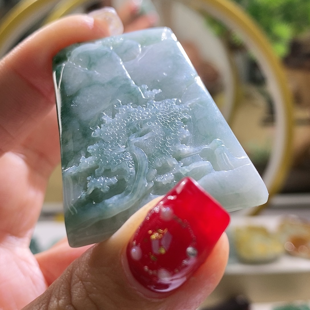 【闪购商品】翡翠颈饰未镶嵌山水