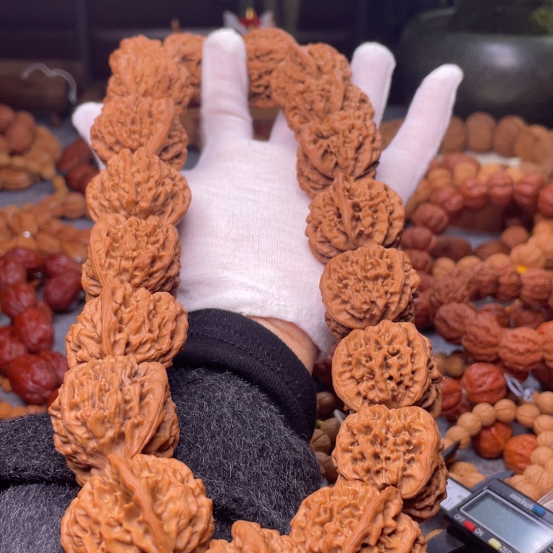 东***红手串文玩核桃核桃