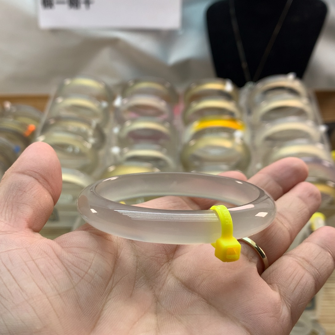 手镯玛瑙/玉髓未镶嵌