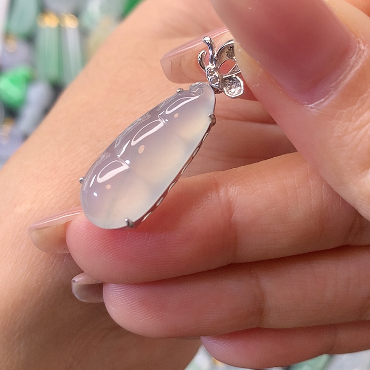 【闪购商品】翡翠吊坠(赠链)18K金镶嵌