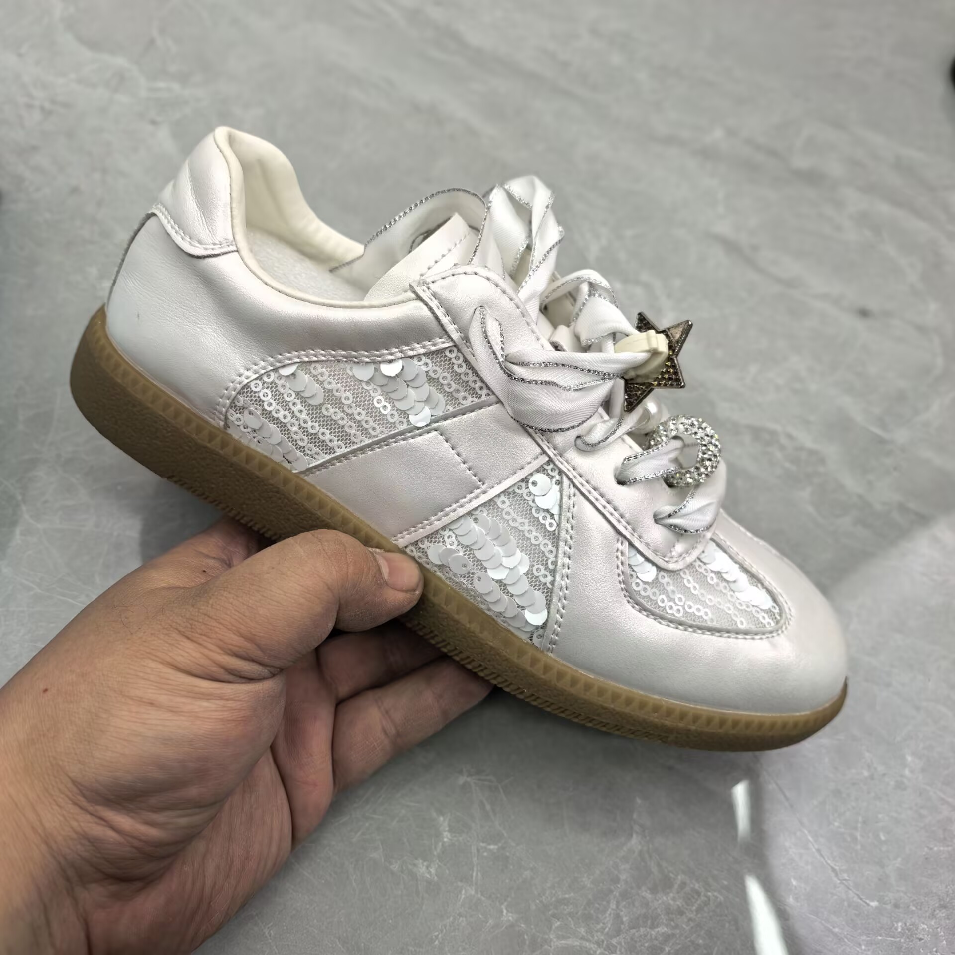 休闲鞋 4236-9878女  （孤品）b区35码