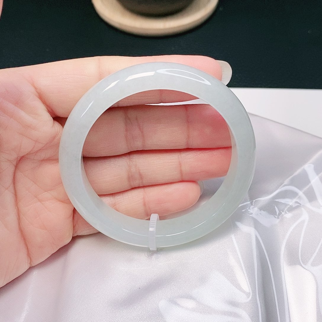 【闪购商品】翡翠手镯未镶嵌正圈55